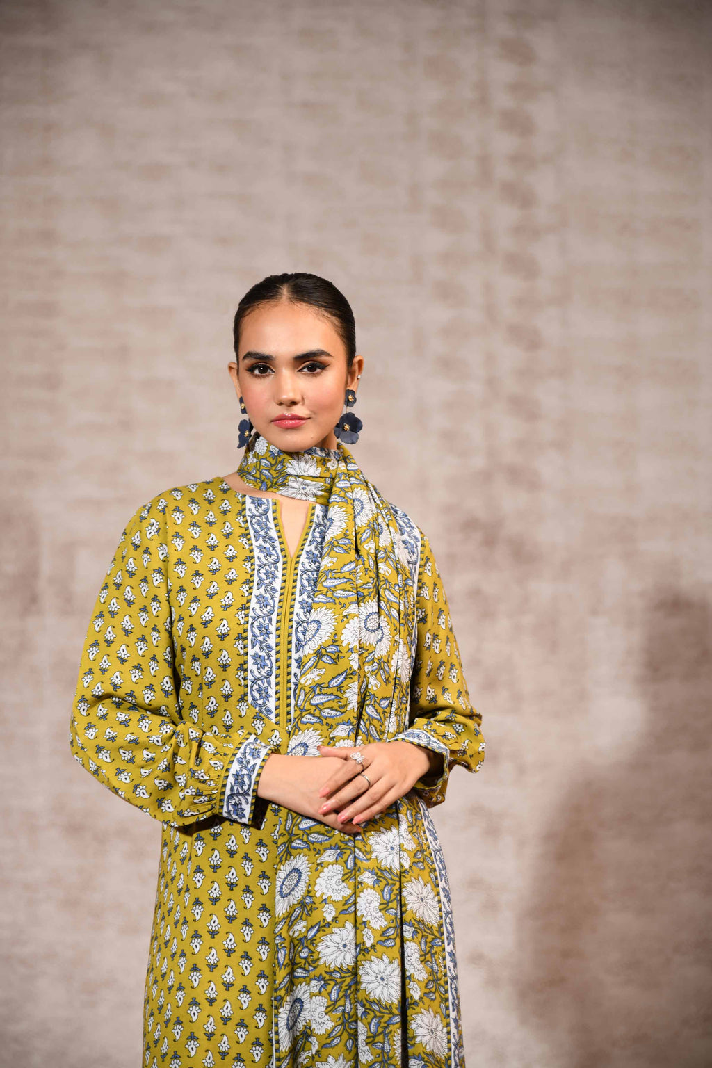 Nishat Winter Unstiched Khaddar 3 Piece - Printed Suit - 42303177-R